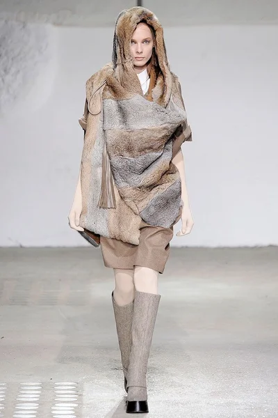 Look 27